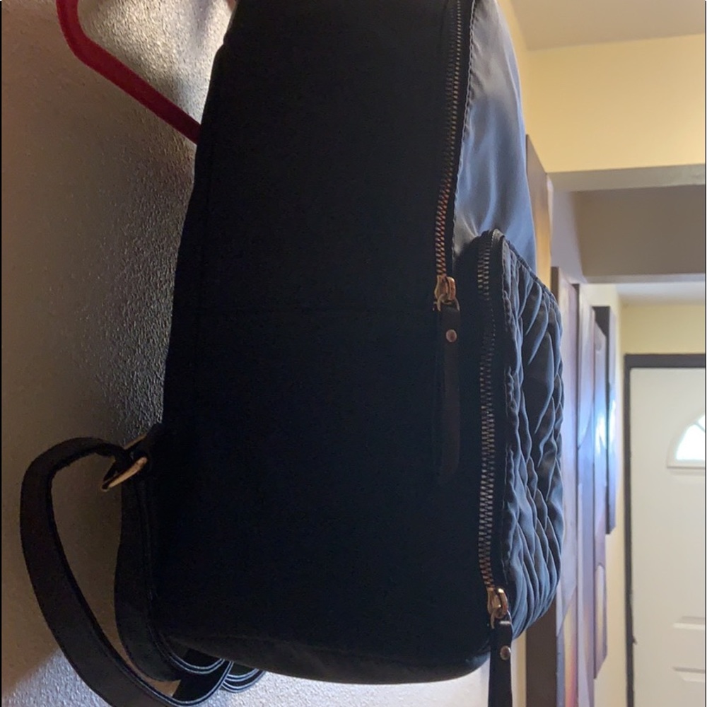 Backpack - Picture 2 of 6